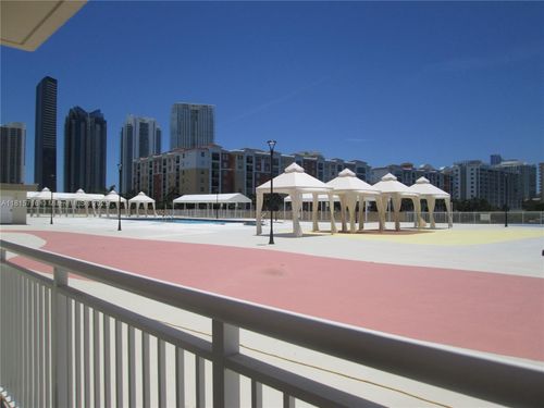 apt-218-250 174th St, Sunny Isles Beach, FL, 33160-5379 | Card Image