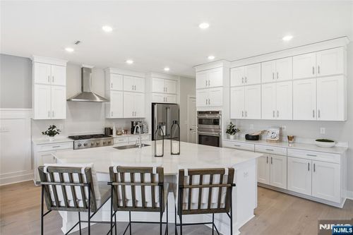 18 Arlington Pl, Oakland, NJ, 07436-2665 | Card Image