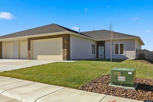 2962 Palmer Dr, Casper, WY, 82601-6008 | Card Image