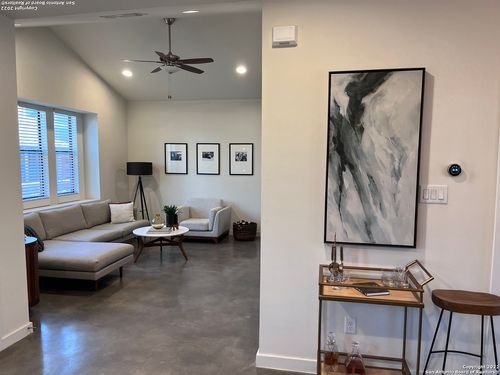 1118 N N Olive St, San Antonio, TX, 78202 | Card Image