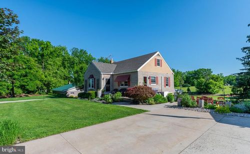 273 Pearl St, POTTSTOWN, PA, 19465-7055 | Card Image