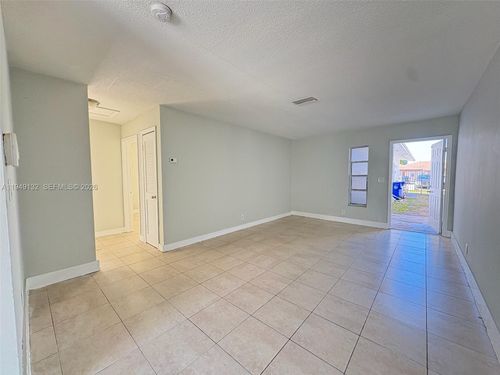 apt-4-3960 Nw 30th Ter, Lauderdale Lakes, FL, 33309-4364 | Card Image