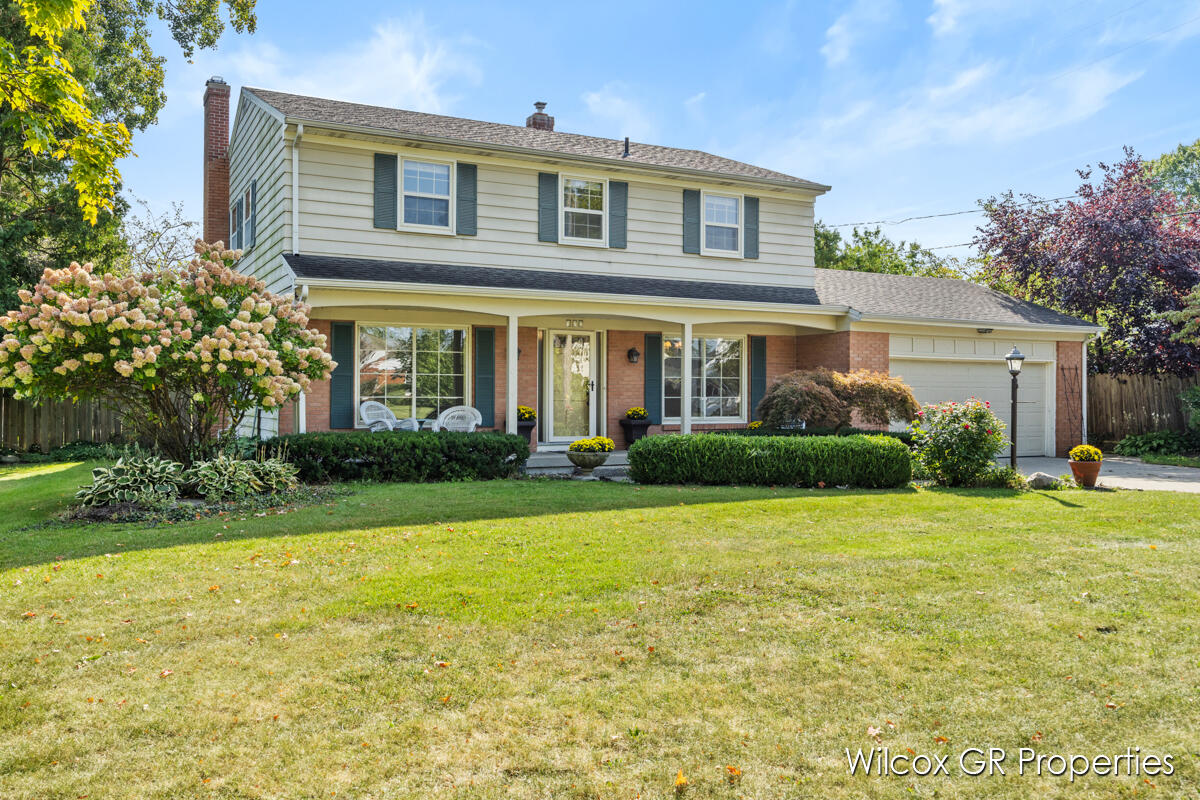 Bel Air Dr, Grand Rapids, MI 49503