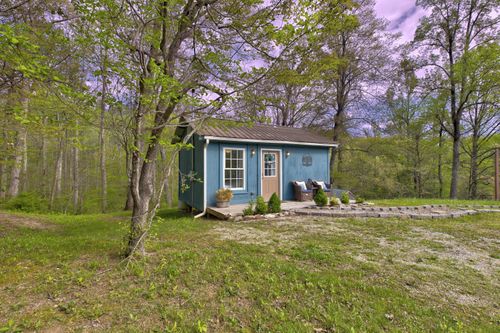 1422 High Rock Rd, Stanton, KY, 40380-9682 | Card Image
