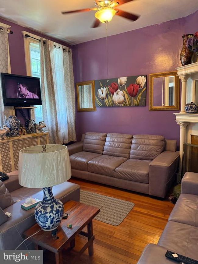 1121 8 Th St Ne, Townhouse with 4 bedrooms, 3 bathrooms and null parking in WASHINGTON DC | Image 5