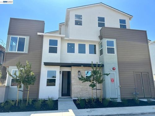 5526 Silver Way, Dublin, CA, 94568-4968 | Card Image