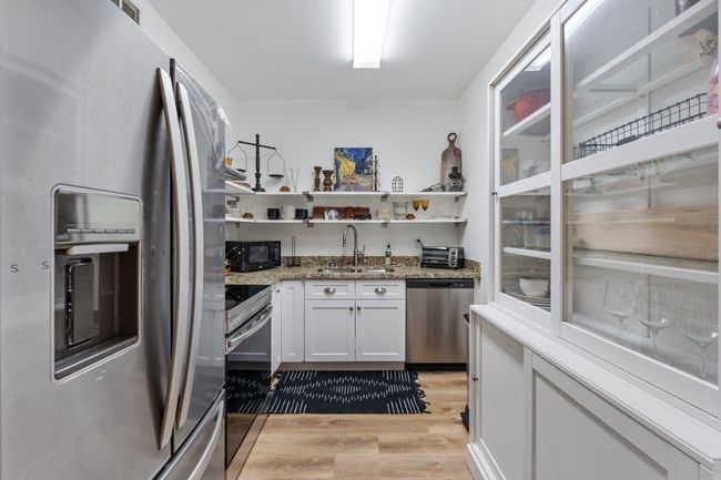 APT-422 - 2100 Tanglewilde St, Townhouse with 1 bedrooms, 1 bathrooms and 1 parking in Houston TX | Image 8