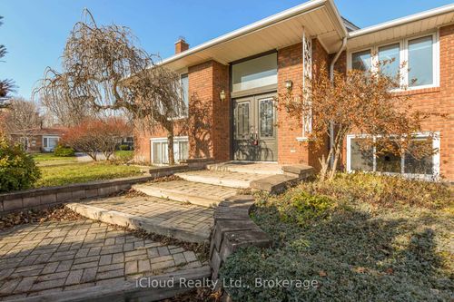2101 Parkway Dr, Burlington, ON, L7P1S5 | Card Image