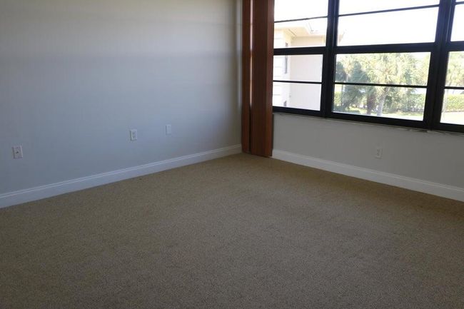 APT-401 - 3507 Village Blvd, Condo with 2 bedrooms, 2 bathrooms and null parking in West Palm Beach FL | Image 5