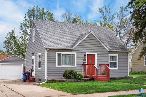 1516 S Van Eps Ave, Sioux Falls, SD, 57105-2229 | Card Image