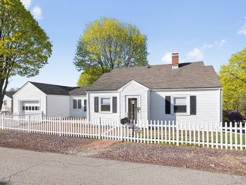 3 Helen St, Waltham, MA, 02452-7903 | Card Image