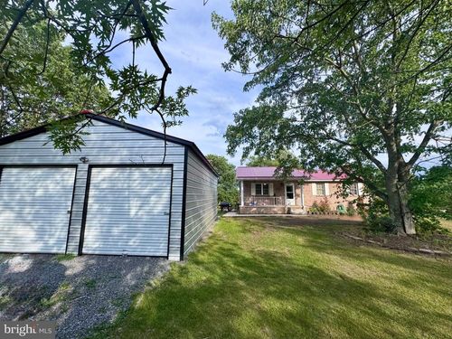 98 Noreaster Dr, Cabins, WV, 26855-1105 | Card Image