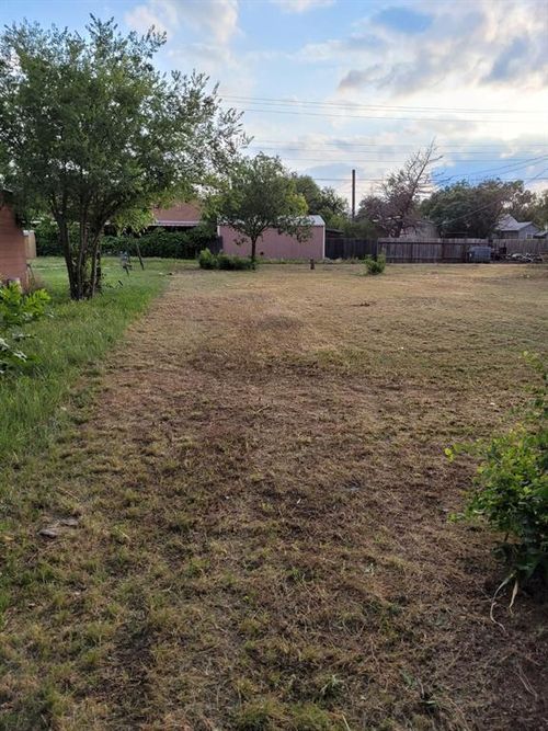 122 Nw Avenue E, Hamlin, TX, 79520-3812 | Card Image