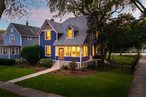 105 S Wright St, Naperville, IL, 60540-4959 | Card Image