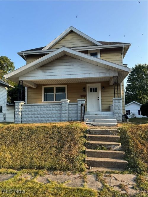 1518 Walnut St, Coshocton, OH, 43812-2249 | Card Image