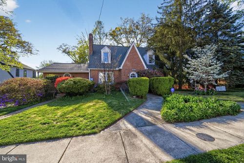 1700 N Stafford St, ARLINGTON, VA, 22207-3112 | Card Image