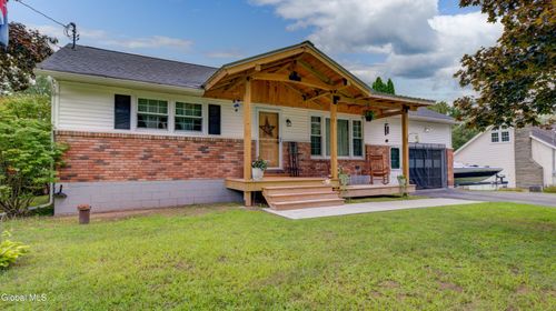 402 County Route 75, Mechanicville, NY, 12118-2917 | Card Image