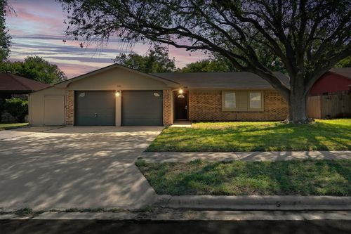 1808 Moonlight Dr, Killeen, TX, 76543-3939 | Card Image