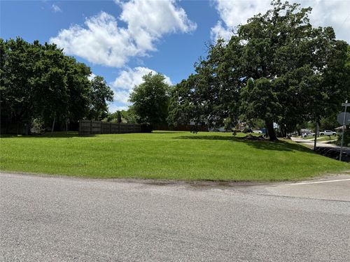 820 E 6th St, Bonham, TX, 75418-3900 | Card Image