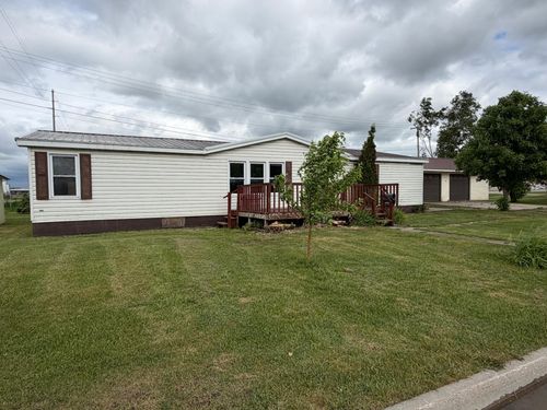 205 4th Ave Sw, Roseau, MN, 56751-1415 | Card Image