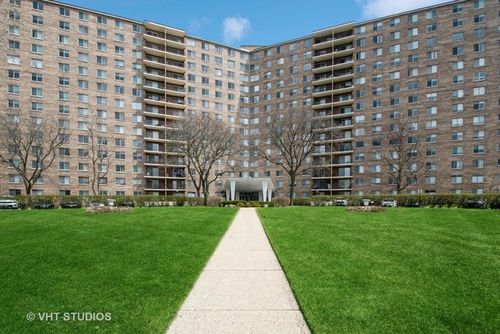 604-7141 N Kedzie Ave, Chicago, IL, 60645-5808 | Card Image