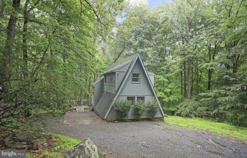 13 Mountainside Loop, BERKELEY SPRINGS, WV, 25411-6993 | Card Image