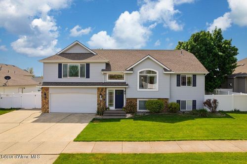 8299 N Raspberry Ln, Hayden, ID, 83835-8340 | Card Image