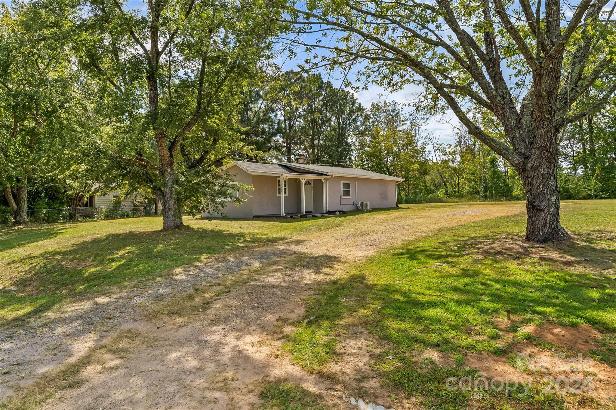 Edwards St, Connelly Springs, NC 28612