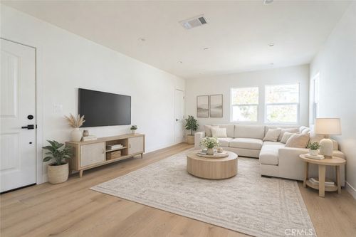 202-1065 E Spazier Ave, Burbank, CA, 91502-1539 | Card Image