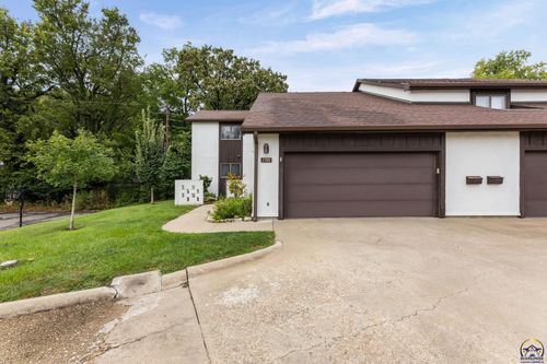 1701 Hammond Dr, Emporia, KS, 66801-5312 | Card Image