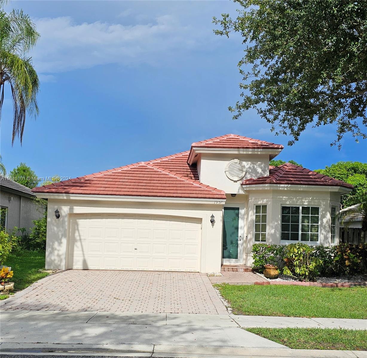 100th Ave, Pembroke Pines, FL 33024
