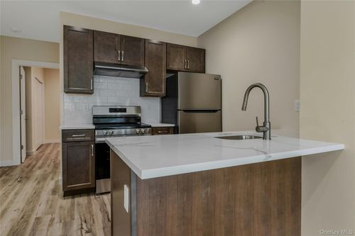 2-400 A New York Avenue, Huntington, NY, 11743 | Card Image
