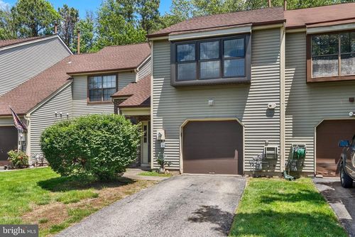 12 Fairway Ct, MARLTON, NJ, 08053-3717 | Card Image