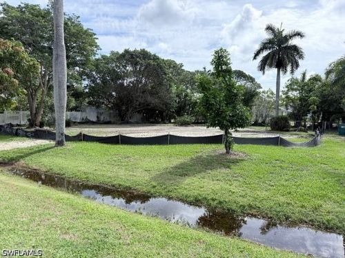 2195 Palm St, NAPLES, FL, 34112-4646 | Card Image