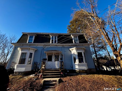 77 Chapman St, Putnam, CT, 06260-2323 | Card Image