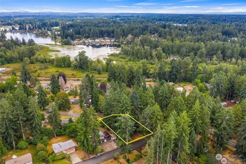 7509 13th Ave Se, Olympia, WA, 98503-1803 | Card Image