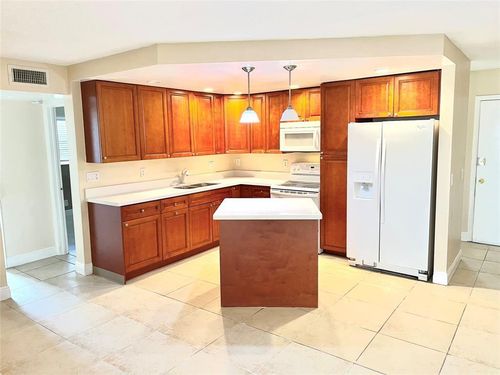 a-4425 Treehouse Ln, Tamarac, FL, 33319-3347 | Card Image