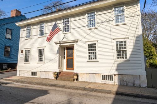 30 Thames St, Newport, RI, 02840-2540 | Card Image