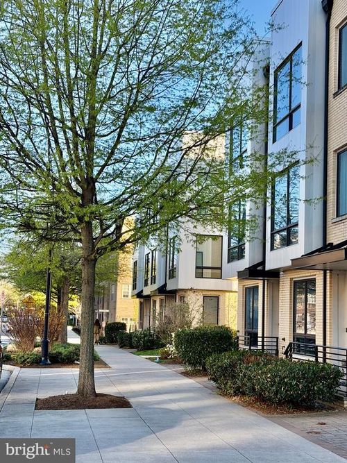 243 Crown Park Ave, GAITHERSBURG, MD, 20878-4580 | Card Image