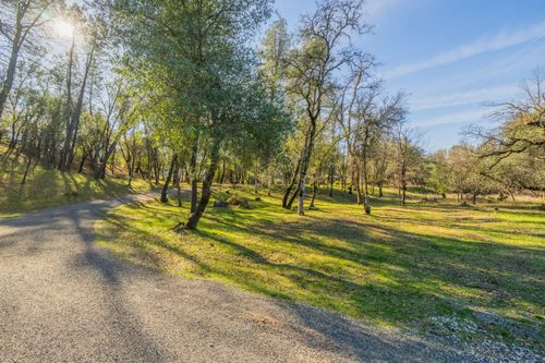 11015 Gospel Road, Redding, CA, 96003 | Card Image