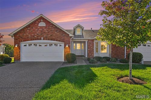 4 Putting Green Dr, Dardenne Prairie, MO, 63368-9618 | Card Image