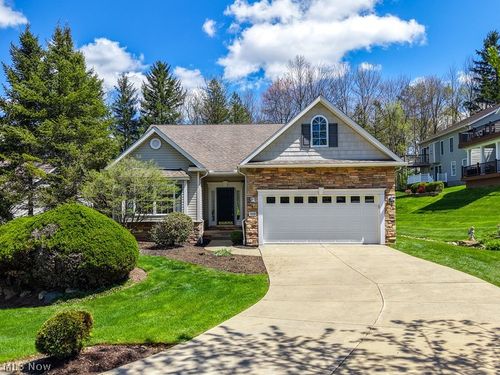 2345 Heron Crest Dr, Cuyahoga Falls, OH, 44223-3814 | Card Image