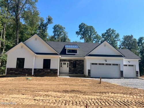 82 Van Patten Dr, Clifton Park, NY, 12065-1107 | Card Image