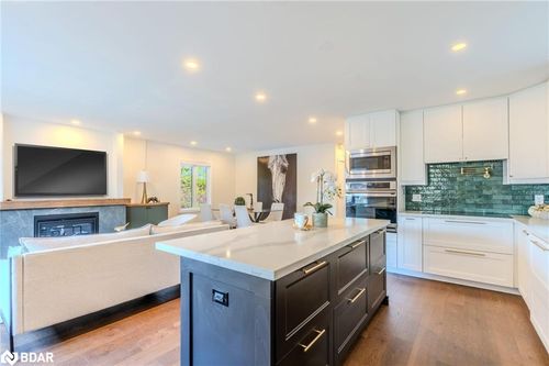 319 E 16th St, Hamilton, ON, L9A4K1 | Card Image