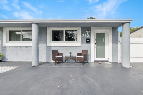 910 N 70th Ave, Hollywood, FL, 33024-5636 | Card Image