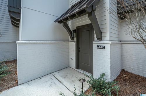 2460 18th St S, Homewood, AL, 35209-1989 | Card Image