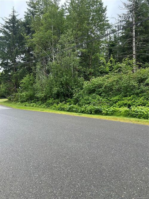 3 Despins Rd, Sayward, BC, V0P1R0 | Card Image