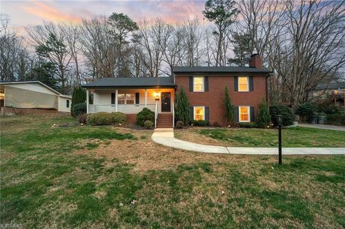 929 Walton Ct, Asheboro, NC, 27203-6938 | Card Image