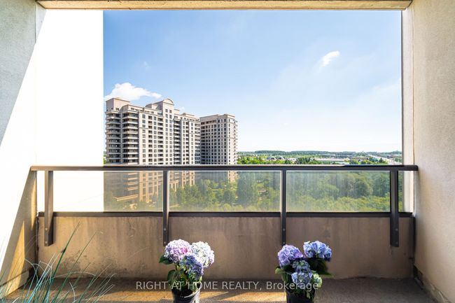 909 - 9225 Jane St, Condo with 2 bedrooms, 2 bathrooms and 4 parking in Vaughan ON | Image 23