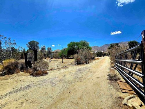 7438 Kickin Horse Trl, Julian, CA, 92036-9353 | Card Image